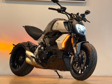 Load image into Gallery viewer, Ducati Diavel 1260