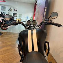 Load image into Gallery viewer, Triumph Rocket III Roadster