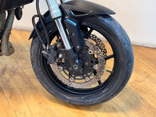 Load image into Gallery viewer, Kawasaki Versys 650 (Streetfighter Mod)
