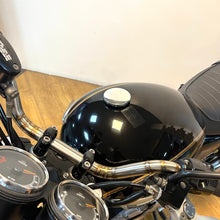 Load image into Gallery viewer, Triumph Bonneville T100 Special Edition