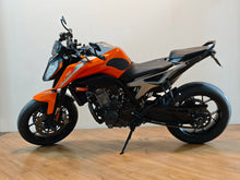 Load image into Gallery viewer, KTM Duke 790
