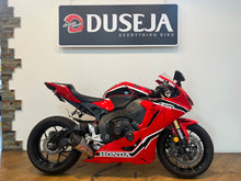 Load image into Gallery viewer, CBR 1000RR Fireblade
