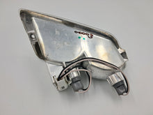 Load image into Gallery viewer, FR RH INDICATOR VESPA GT 2003 TO 2013 OEM pn:584970
