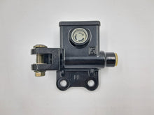 Load image into Gallery viewer, FRONT MASTER CYLINDER VESPA PX 125/150 , 2011 TO 2016. OEM pn: 58572R
