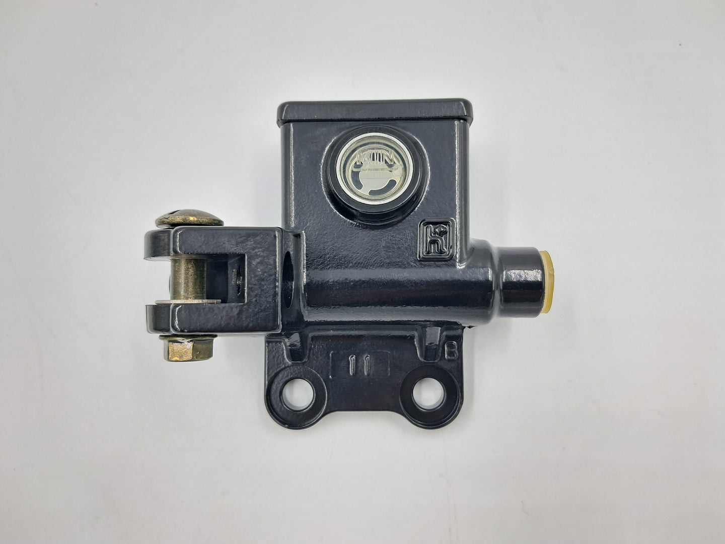 FRONT MASTER CYLINDER VESPA PX 125/150 , 2011 TO 2016. OEM pn: 58572R