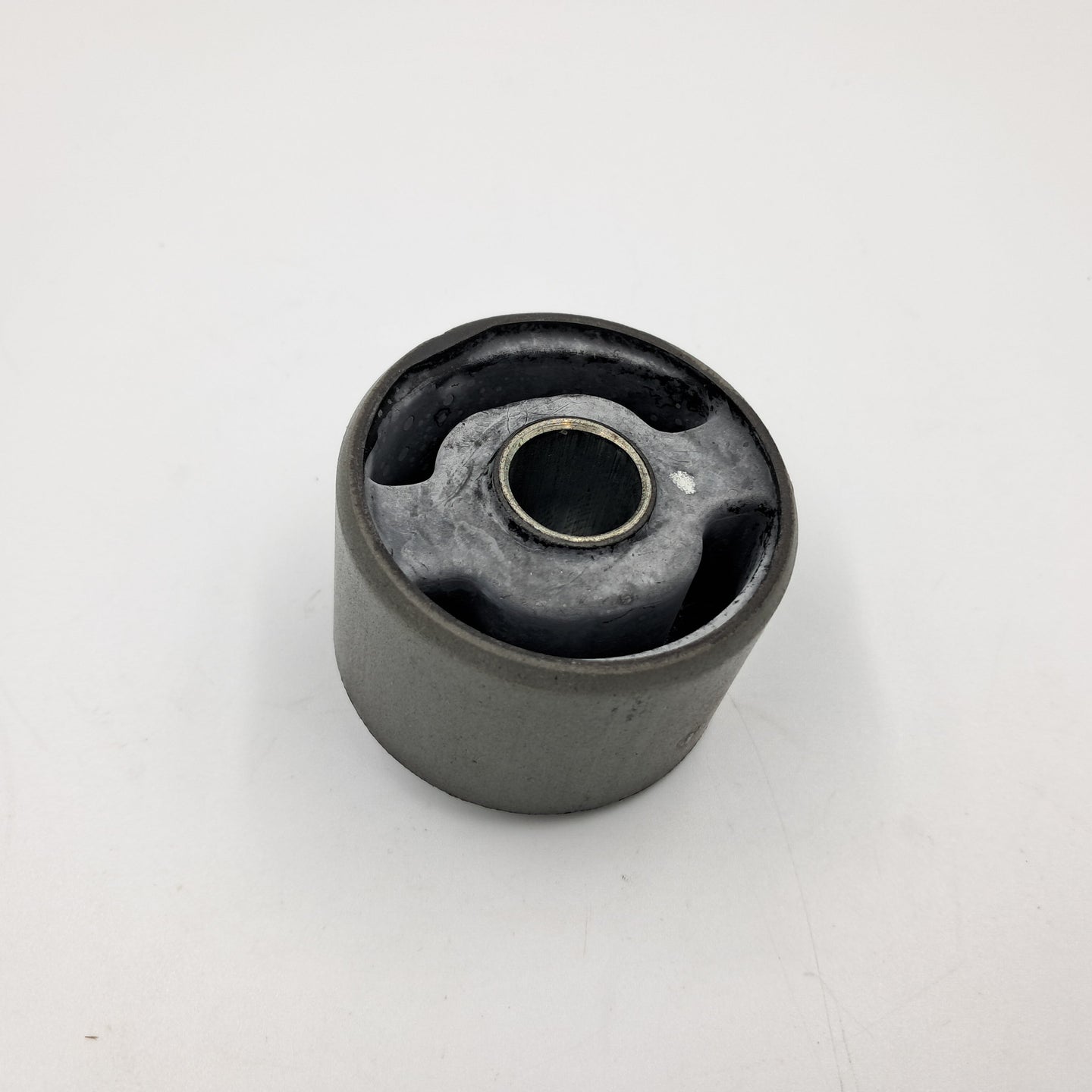 SILENT BLOCK FOR VESPA GTS 300 , PIAGGIO MP3 300 OEM pn: 272750