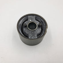 Load image into Gallery viewer, SILENT BLOCK FOR VESPA GTS 300 , PIAGGIO MP3 300 OEM pn: 272750
