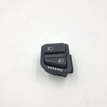 Load image into Gallery viewer, HI-LO SWITCH WITH PASSING PIAGGIO MP3, BEVERLY OEM pn:642670
