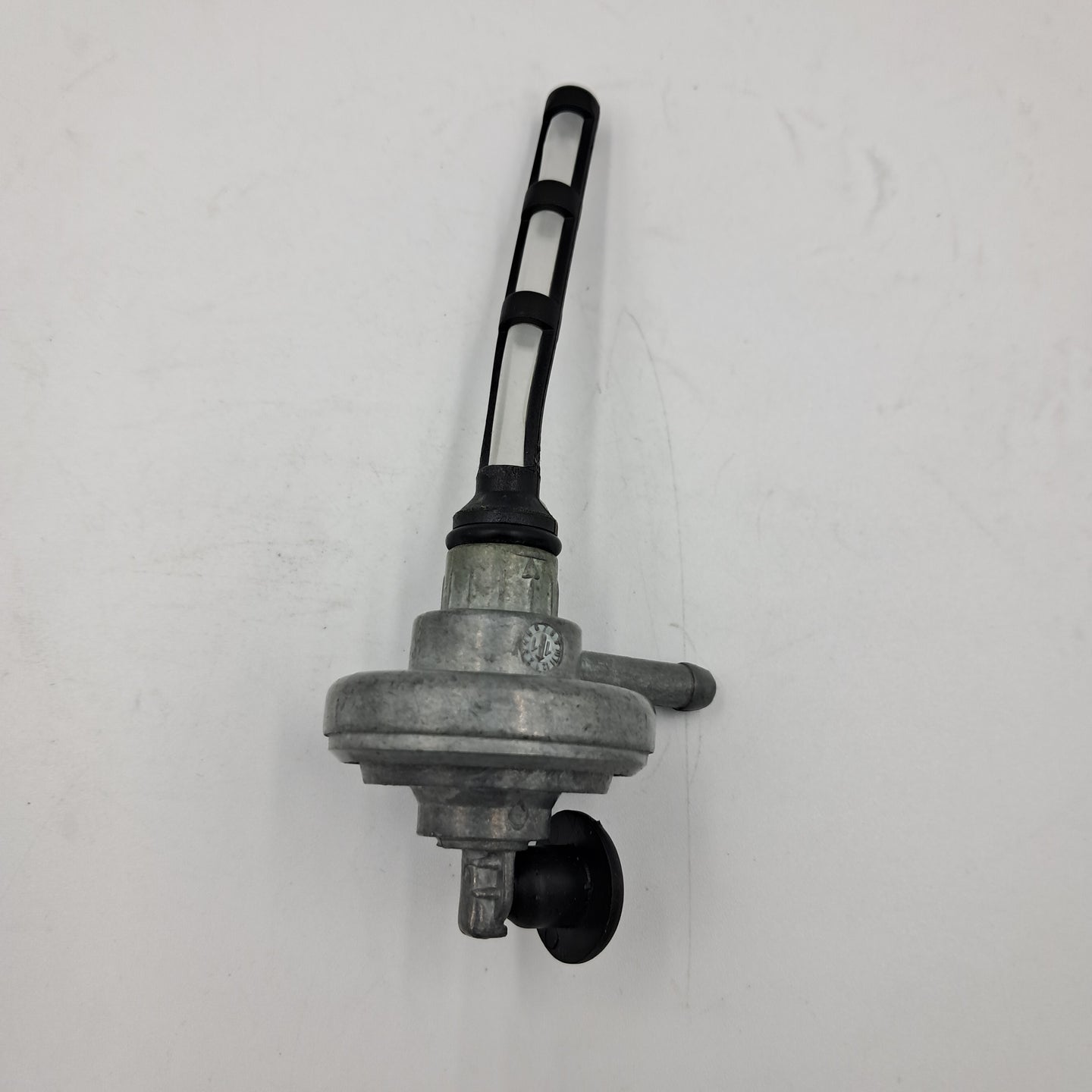 AUTOMATIC VACUUM TAP FOR APRILIA, VESPA PIAGGIO SCOOTERS. pn:575321