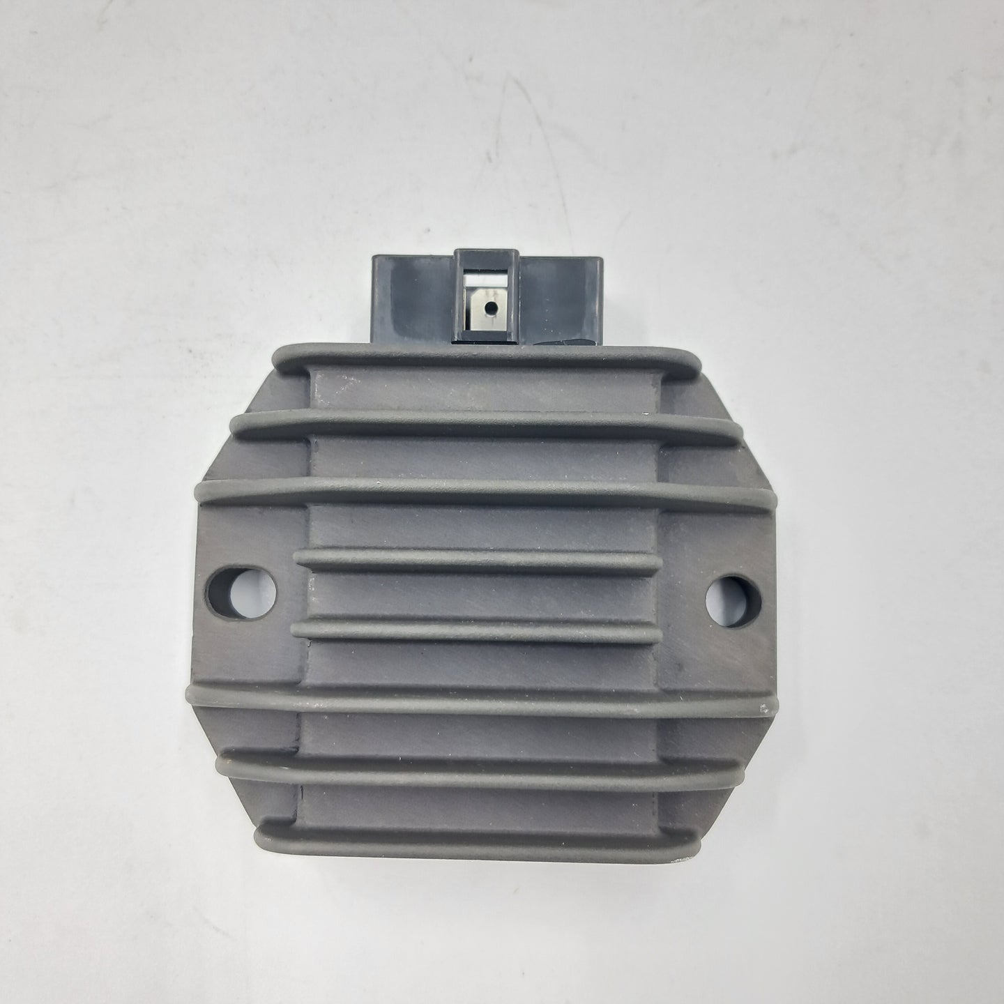 VOLTAGE REGULATOR FOR APRILIA, VESPA, PIAGGIO 125/150 cc SCOOTERS pn:58090R