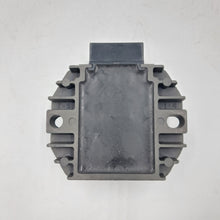 Load image into Gallery viewer, VOLTAGE REGULATOR FOR APRILIA, VESPA, PIAGGIO 125/150 cc SCOOTERS pn:58090R
