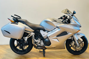 Honda VFR 800F V-TEC