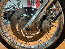 Load image into Gallery viewer, Harley-Davidson XL883 C
