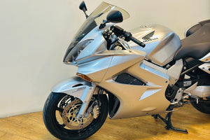 Honda VFR 800F V-TEC