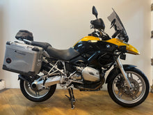Load image into Gallery viewer, BMW R1200 GS
