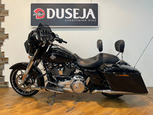 Load image into Gallery viewer, Harley-Davidson Street Glide
