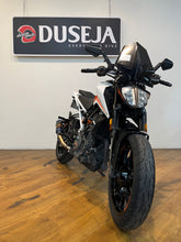 Load image into Gallery viewer, KTM Duke 390

