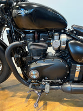 Load image into Gallery viewer, Triumph Bobber
