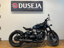 Load image into Gallery viewer, Triumph Bobber
