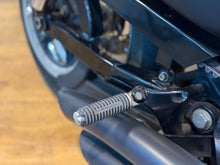 Load image into Gallery viewer, Harley-Davidson Seventy-Two XL1200V
