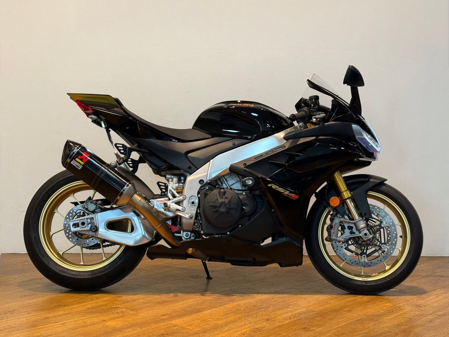 Aprilia RSV4 1100 Factory