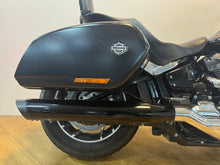 Load image into Gallery viewer, Harley Davidson Sport Glide
