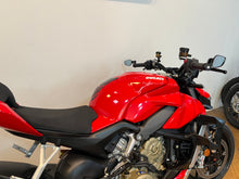 Load image into Gallery viewer, DUCATI STREETFIGHTER
