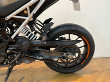 Load image into Gallery viewer, KTM Duke 390
