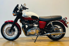 Load image into Gallery viewer, Triumph Bonneville T100
