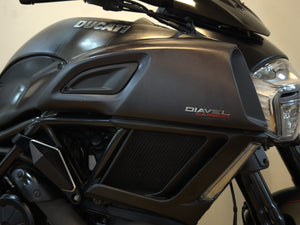 DUCATI DIAVEL CARBON