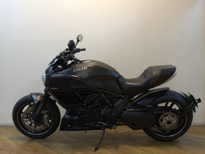 DUCATI DIAVEL CARBON