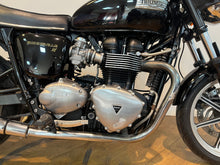 Load image into Gallery viewer, TRIUMPH BONNEVILLE SE
