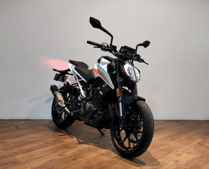 KTM DUKE 390