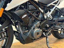 Load image into Gallery viewer, KTM Duke 390
